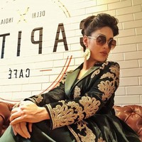  Bhasha memang lahir di India, tapi ia pindah ke Derby, Inggris sejak berusia sembilan tahun. Ia memulai perannya sebagai dokter junior tahun lalu setelah dinobatkan sebagai Miss England 2019. Foto: Instagrm @bhasha05