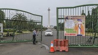 Jika dibandingkan dengan kota-kota di negara lain, kualitas udara Jakarta menempati ranking 19. AirVisual juga memprediksikan kualitas udara di Jakarta akan semakin bersih dalam tiga hari mendatang. Perkiraan kualitas udara Jakarta pada tanggal 27, 28, dan 29 Maret 2020, menunjukkan indikator warna hijau yang berarti sehat. ANTARA Foto/Muhammad Adimaja.