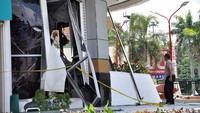 Selain itu personel Jibom Gegana Brimob Polda Sumut juga diturunkan ke lokasi. Hingga kini polisi masih menyelidiki penyebab terjadinya ledakan serta kerugian yang ditaksir akibat ledakan tersebut.