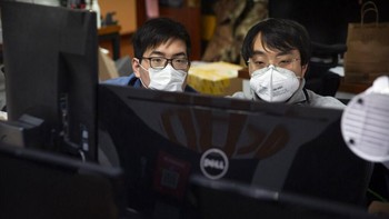 Permintaan e-commerce melonjak setelah pemerintah memotong sebagian besar akses ke kota-kota dengan total 60 juta orang pada akhir Januari lalu. AP Photo/Mark Schiefelbein.