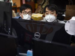 Keren! Ada Robot Pengantar Makanan hingga Pengawas Mal di China