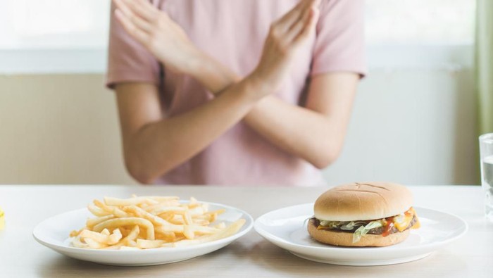 4 Makanan yang Harus Dihindari Kalau Ingin Panjang Umur Bak Warga Blue Zone