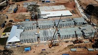 Foto aerial progres pembangunan rumah sakit khusus Corona (COVID-19) di Pulau Galang, Batam, Kepulauan Riau, Rabu (25/3/2020). Antara Foto/Bobby.