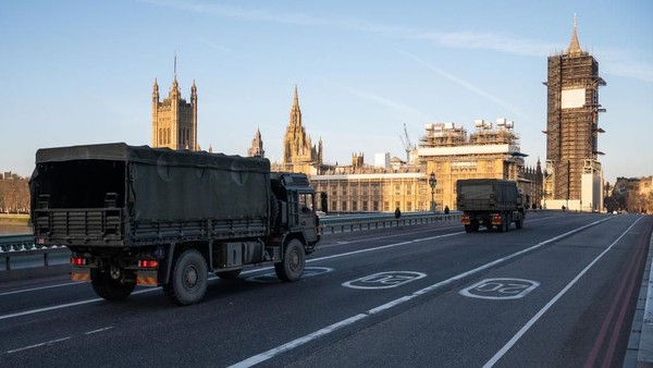Inggris Lockdown, Jalanan Sepi dan Dijaga Militer