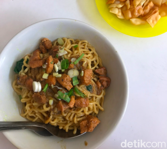 Mie Ayam Sengketa