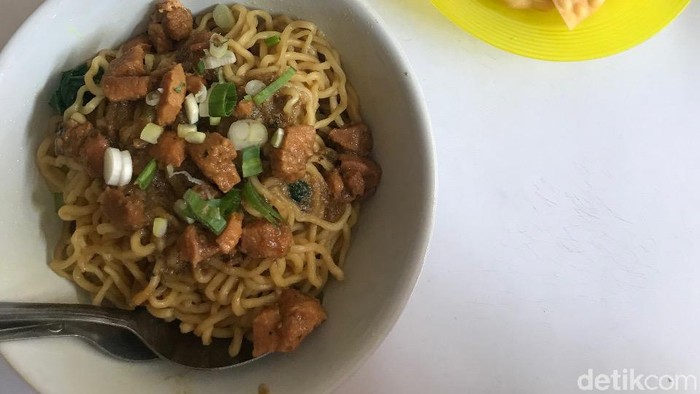 Mie Ayam Sengketa