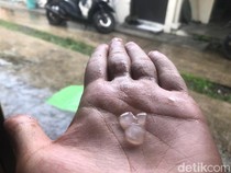 Hujan Es Terjang Bandung, Pohon Tumbang di Pasteur