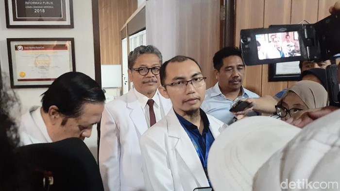 tim medis penanganan corona