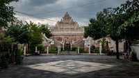 Tamansari Yogyakarta juga tampak sepi dari pengunjung. Terkait informasi terkini kasus virus Corona di Indonesia, pemerintah mengonfirmasikan kondisinya sudah 686 kasus virus corona di negara Indonesia yanga setidaknya sudah ada 55 kematian yang tercatat.