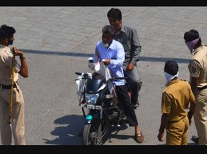 Nikmati Jalan Kosong karena Lockdown, 2.000 Kendaraan di India Ditilang