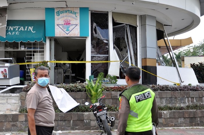 Lokasi Ledakan di Pusat Perbelanjaan Medan Digaris Polisi