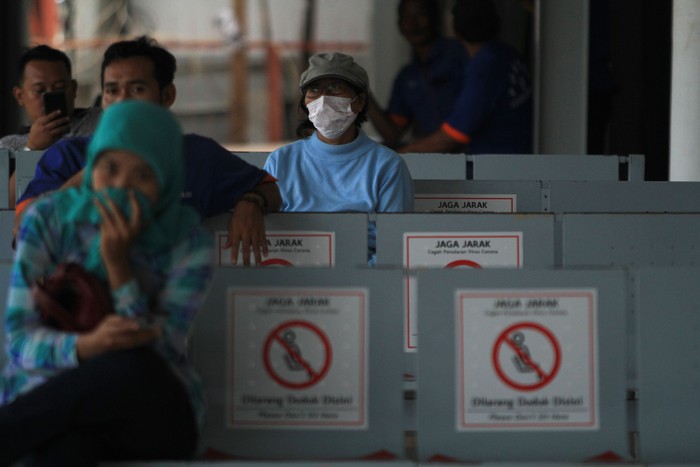 Wabah Corona berdampak ke hampir semua sektor. Transportasi jadi salah satu sektor yang terdampak dari penyebaran virus Corona di Indonesia.