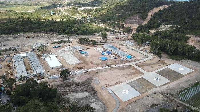 Pembangunan rumah sakit Khusus Corona (COVID-19) di Pulau Galang, Batam, Kepulauan Riau, terus dilakukan. Begini kondisi RS dilihat dari atas.