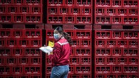 Saat ini China tengah berusaha memulihkan semua sektor lini ekonomi pasca-lockdown dua bulan imbas wabah virus Corona.