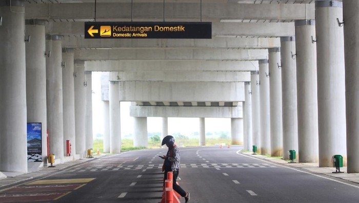 Wabah Corona berdampak ke hampir semua sektor. Transportasi jadi salah satu sektor yang terdampak dari penyebaran virus Corona di Indonesia.