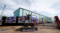 Penampakan di kawasan Taman Prenton, rumah Tranmere Rovers FC di Birkenhead, Birkenhead, Inggris, yang tak nampak aktivitas di sekitarnya. Getty Images/Clive Brunskill.