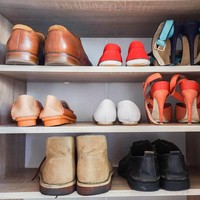 Tips Keringkan Sepatu Kulit dan Sneakers yang Basah karena Hujan dan Banjir