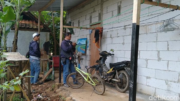 Rumah salah seorang terduga teroris yang dibekuk di Kabupaten Batang, Kamis (26/3/2020).