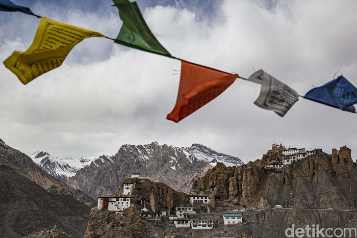 Dikelilingi pegunungan Himalaya, Spiti Valley merupakan kawasan di India Utara yang menawarkan keindahan dan keberagaman. Penasaran?