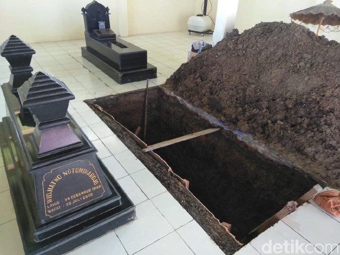 Lokasi makan ibunda Jokowi di Karanganyar.