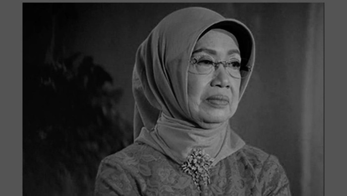 Foto Almarhumah Sudjiatmi Notomiharjo