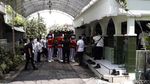 Momen Jenazah Ibunda Jokowi Disalatkan di Masjid Baiturrahman Solo