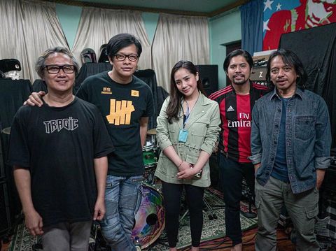 Heboh Nagita Slavina Pakai Kalung Antivirus, Ini Kata Pakar Kesehatan