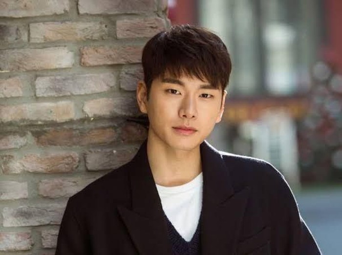 Lee Yi Kyung
