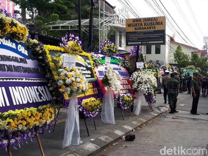 Suasana rumah duka ibunda Jokowi, Solo, Kamis (26/3/2020).