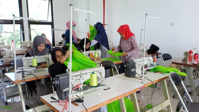 Pemkot Semarang produksi APD untuk dibagikan gratis