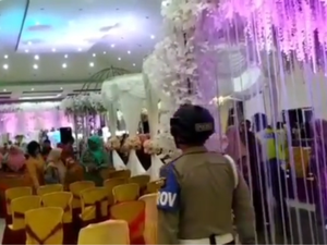 Video Polisi Bubarkan Resepsi Pernikahan Demi Cegah Corona