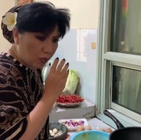 Ia berharap, kemauannya untuk menggarap bisnis sambal dapat menginspirasi orang lain untuk berani berkreasi di tengah situasi yang tak menentu seperti saat ini. Kebanyakan orang menemukan tekniknya dulu baru berani mencoba. Saya nggak belum dapat cara membuat sambal yang tahan lama, tapi nekat saja jualan yang nggak awet. Tapi ini nekat yang penuh perhitungan, tutup Anne Avantie. (Foto: Instagram/Anne Avantie)