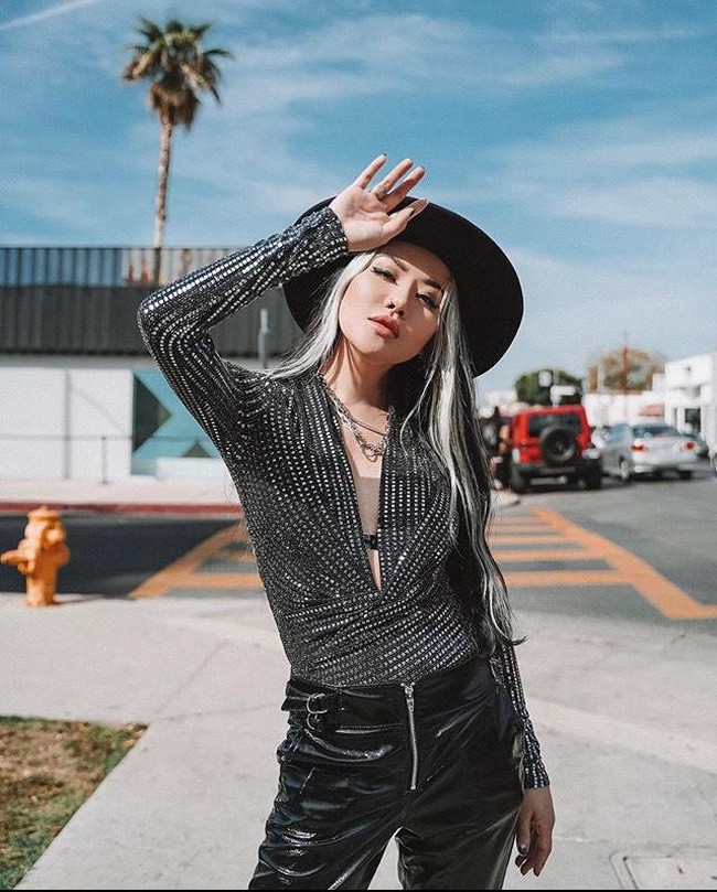 Grey dipukul dan ditendang. Sayangnya, selebgram dengan jumlah pengikut 500 ribu lebih di Instagram ini tidak bisa mendapatkan rekaman video atau foto penyerang.Foto: Instagram