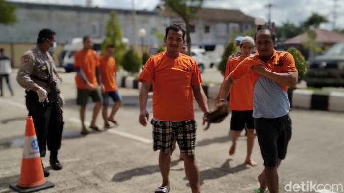 Tahanan Polresta Samarinda menjalani pemeriksaan kesehatan.