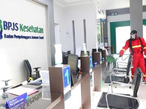 BPJS Kesehatan Palangkaraya Semprot Disinfektan Area Layanan Publik