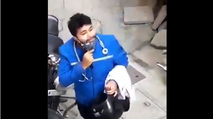 Viral video dokter disambut tepuk tangan Viral video dokter disambut tepuk tangan di tengah wabah virus corona.