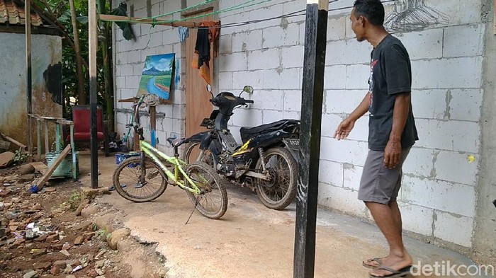 Rumah terduga teroris yang ditangkap Densus 88 di Batang, Kamis (26/3/2020).