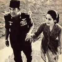 Dewi Soekarno diketahui sebagai istri ke-6 Presiden Soekarno. Ia menikah dengan Sang Proklamator ketika usianya masih sangat muda. Foto: instagram