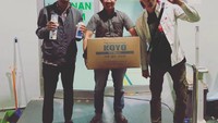 Berbagai informasi seputar virus corona ia bagikan di Instagramnya, dr.tirta. Ia juga menggalang bantuan untuk diserahkan pada tim medis. Foto: Instagram dr.tirta