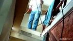 Warga Menteng Dalam Semprotkan Disinfektan Secara Mandiri
