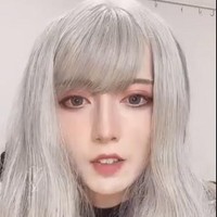 Rei Dunois piawai mengaplikasikan makeup sehingga penampilan aslinya sebagai pria tak terlihat di berbagai fotonya yang diunggah di media sosial. Foto: Dok. Instagram Rei Dunois