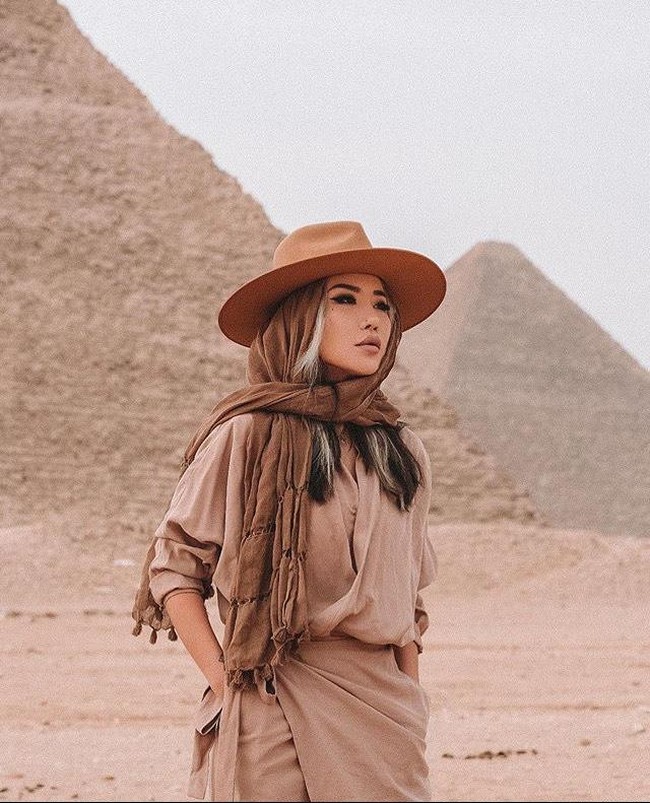 Blogger dan influencer Eugenie Grey yang tinggal di Los Angeles mengaku sebagai korban dari serangan rasis karena pandemi virus corona. Saat itu Grey yang merupakan keturunan Asia sedang berjalan bersama anjingnya.Foto: Instagram