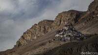 Dalai Lama sering mengunjungi Key Monastery yang merupakan biara favoritnya untuk bermeditasi.