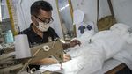 Melihat Pembuatan APD Tenaga Medis di Jaktim