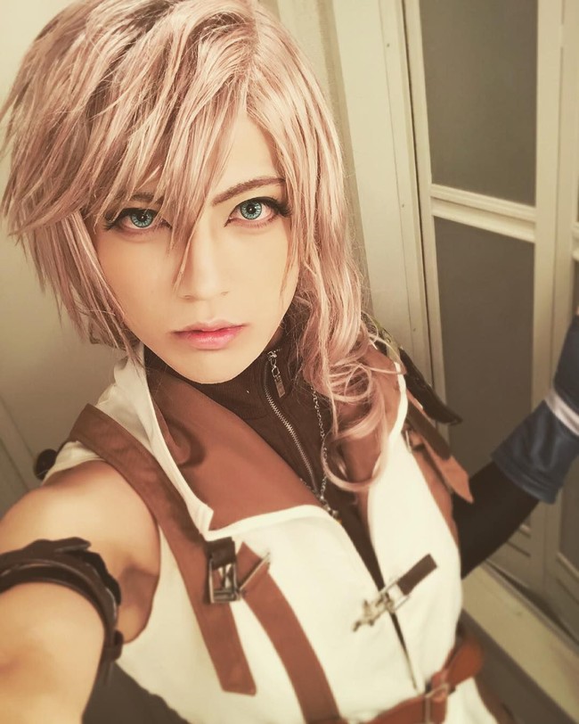 Halaman komentar Instagramnya pun dipenuhi pujian netizen. Banyak yang menyebutnya cantik dan seksi, padahal dia adalah pria. Foto: Dok. Instagram Rei Dunois