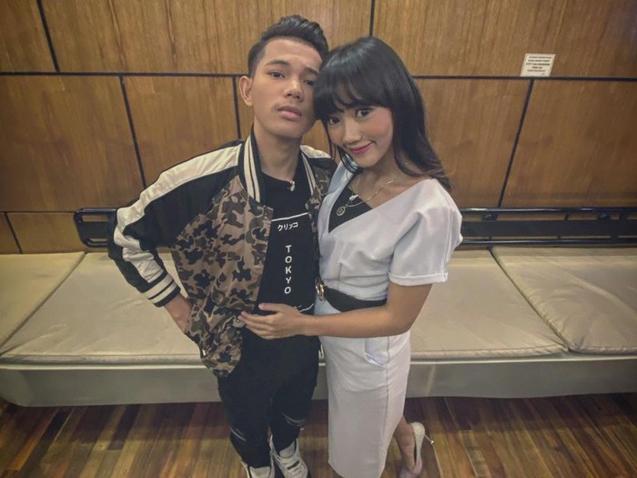 Tegar Septian dan istri