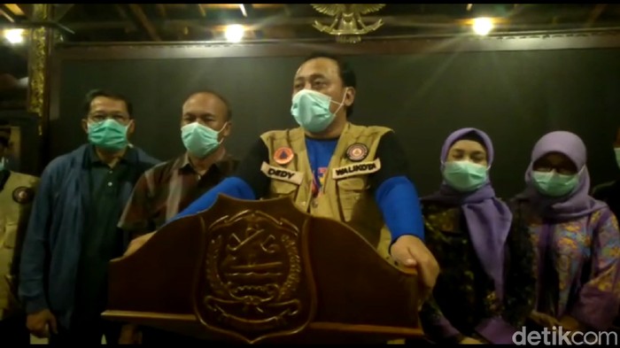 Walkot Tegal Dedy Yon dan gugus tugas penanganan COVID-19