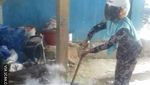 Kocak! Begini Jadinya Ketika Masak Harus Pakai Safety First