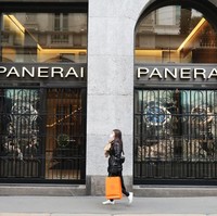 Toko fashion tutup juga terjadi di Italia. Dan seperti inilah penampakan sepinya kawasan Montenapoleone, Italia, yang dikenal sebagai distrik fashion di negeri tersebut di mana banyak brand besar membuka tokonya di sana. Foto: Getty Images