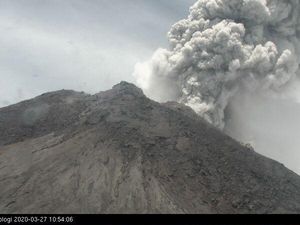 Gunung Merapi Erupsi Lagi